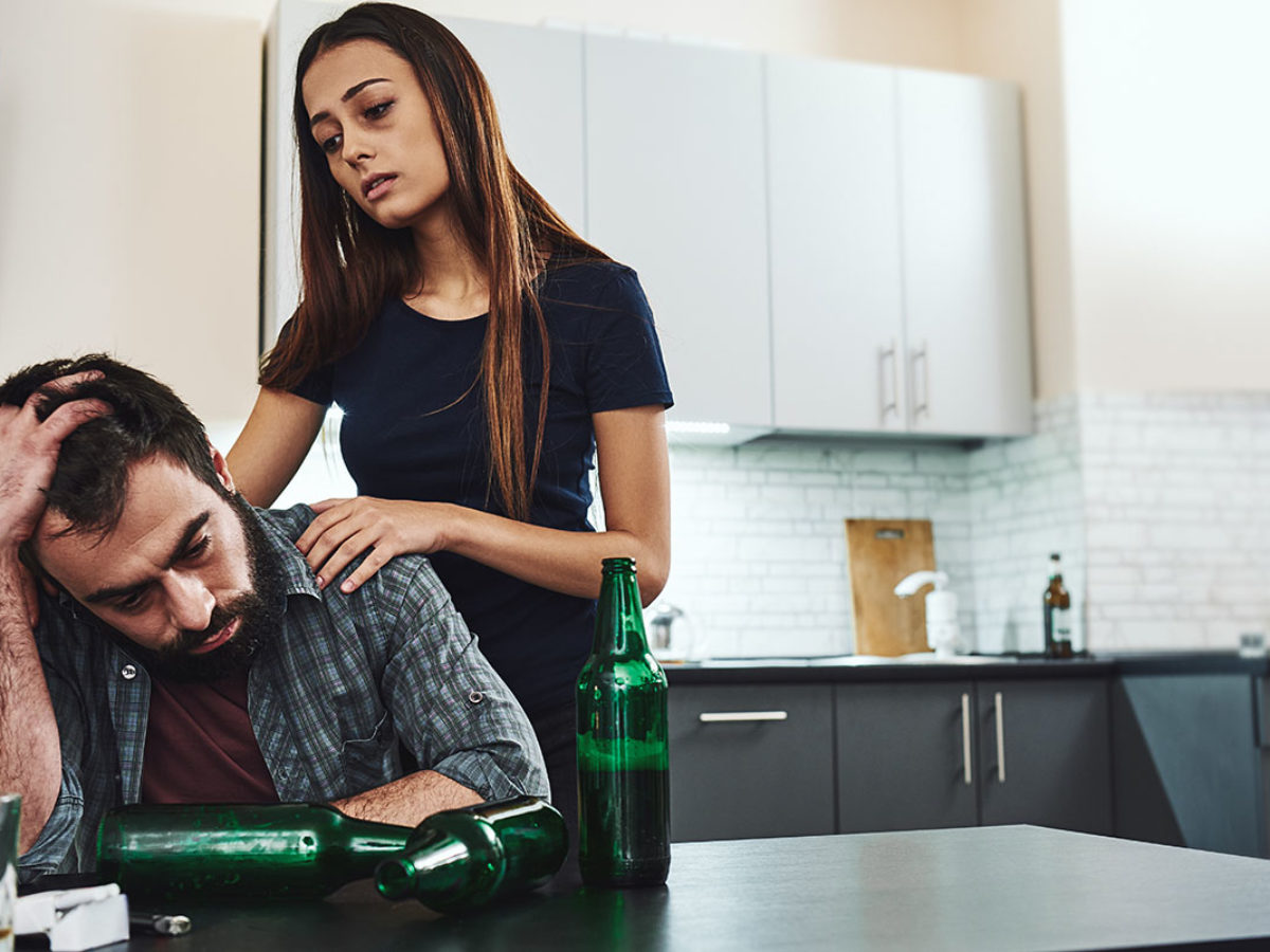 Is Your Loved One Suffering From Alcoholism? 5 Signs To Look For